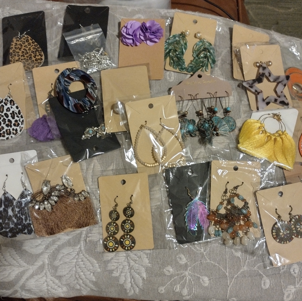 Assorted Women's Earrings Bundle (25) - image 1